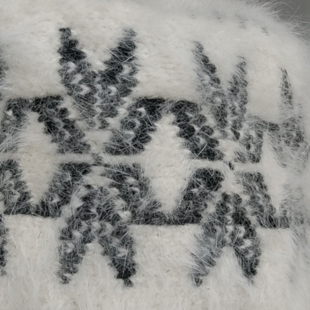 Like New, Angora Rabbit Fur Knit Winter Beret - Picture 9 of 16
